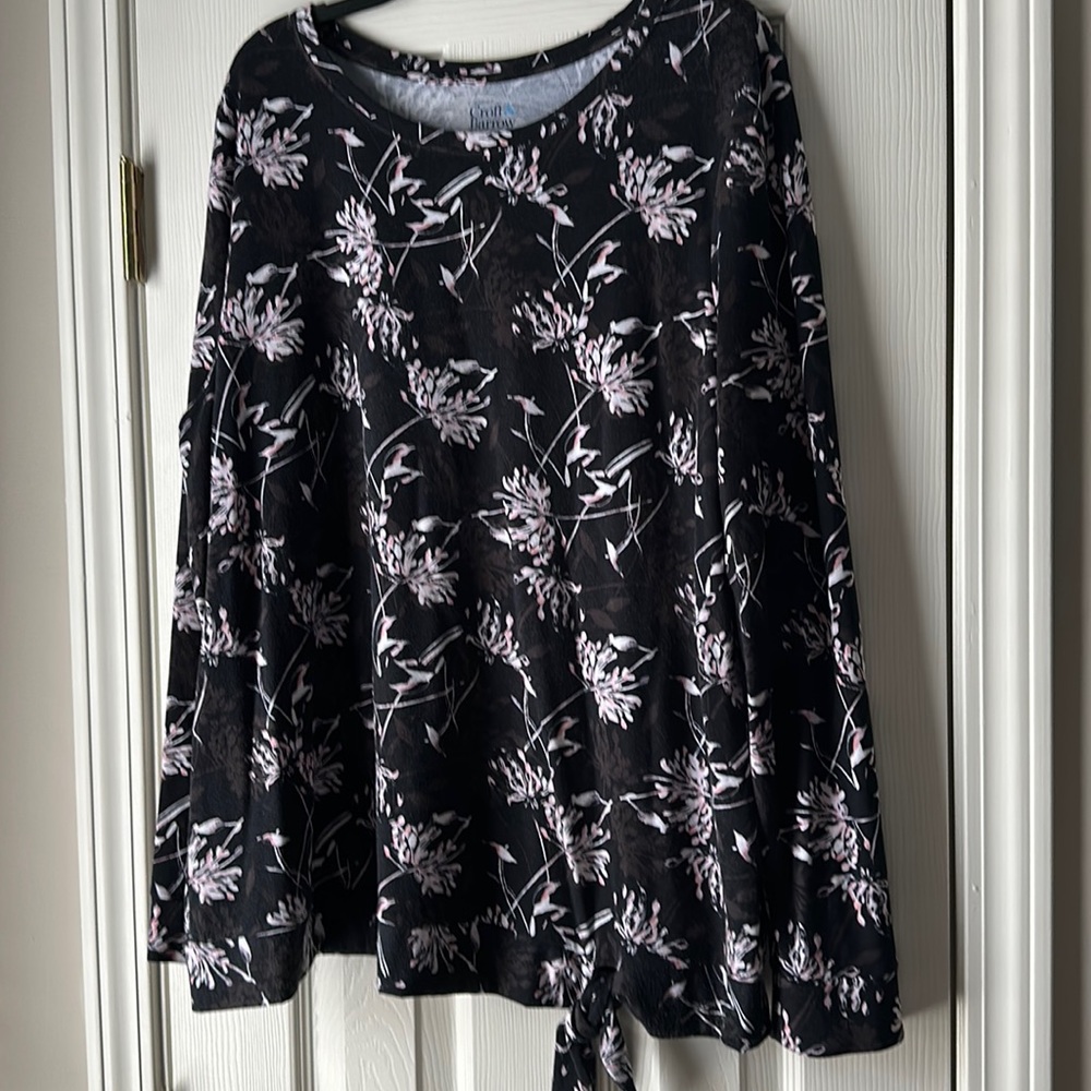 Women’s lightweight sweater.